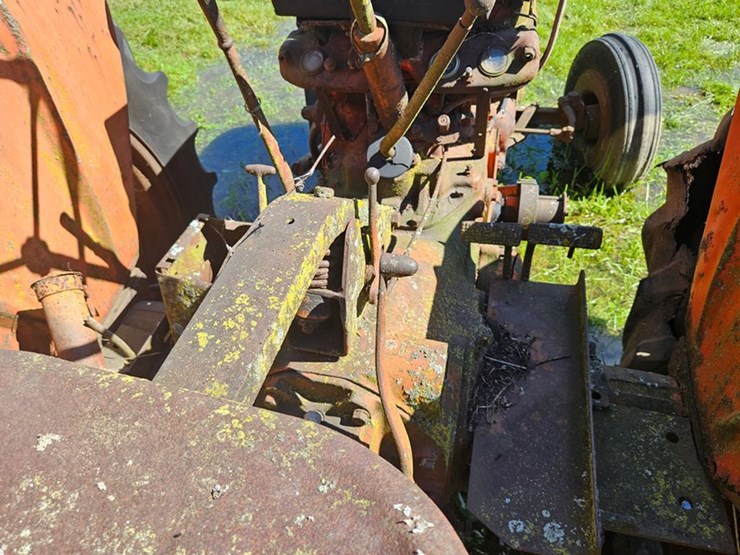 #2523-•-case-tractor-image-22