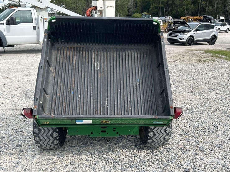 2017-john-deere-gator-image-17