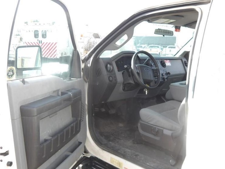 2015-ford-f550-image-12