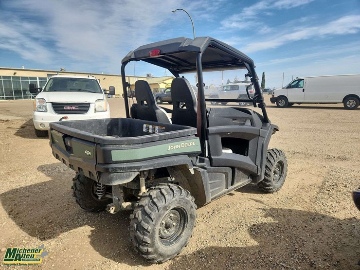 2019-john-deere-gator-image-4