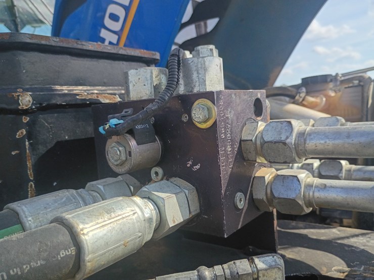 2021-new-holland-ts6.110-image-76