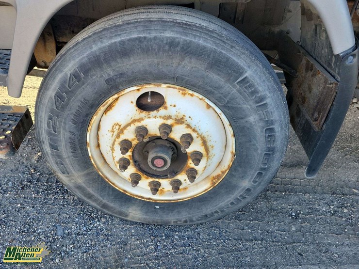 2007-gmc-t8500-image-8