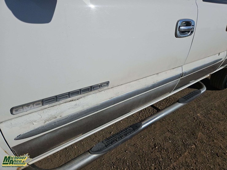 gmc-sierra-2500hd-image-33