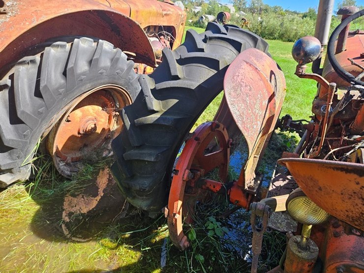 #2525-•-case-tractor-image-27