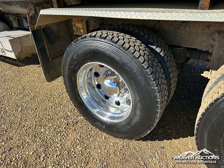 peterbilt-378-image-52