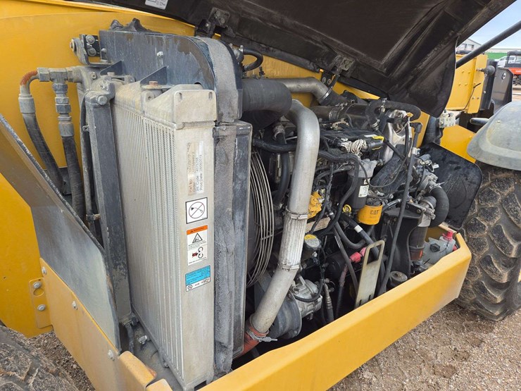 caterpillar-th514d-image-30