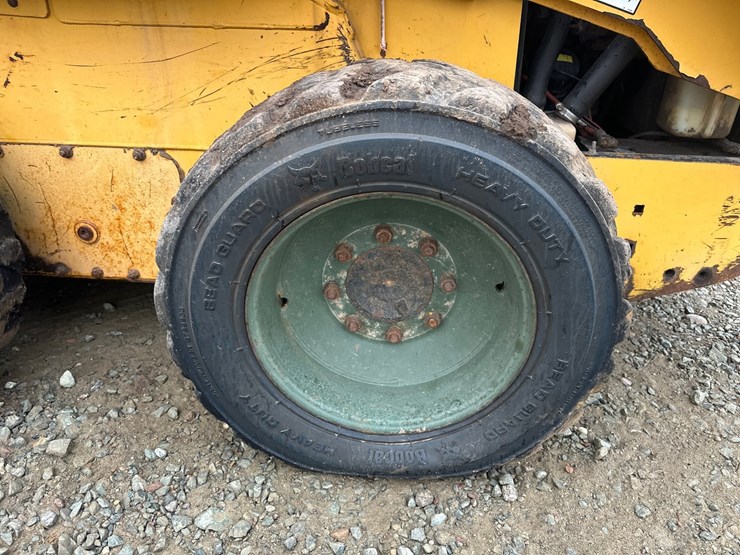 deere-240-image-47