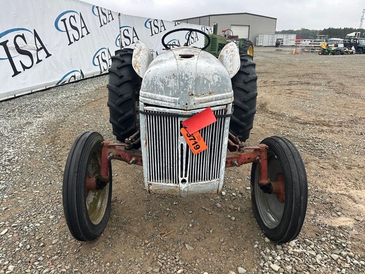 ford-8n-image-8