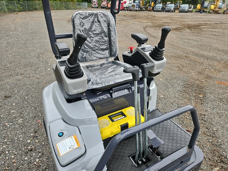 ats-me18-mini-excavator-image-15