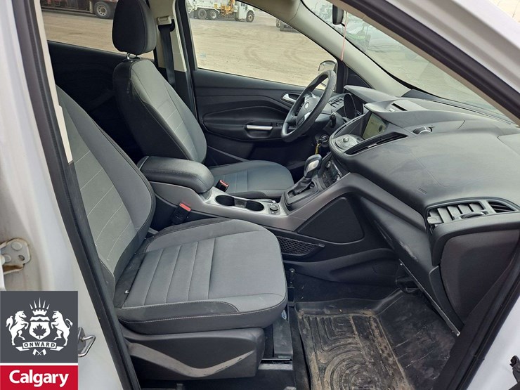 2016-ford-escape-se-image-26