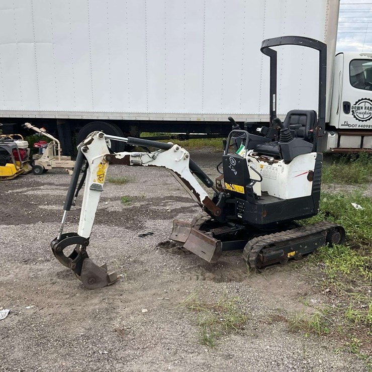 2021 BOBCAT E10
