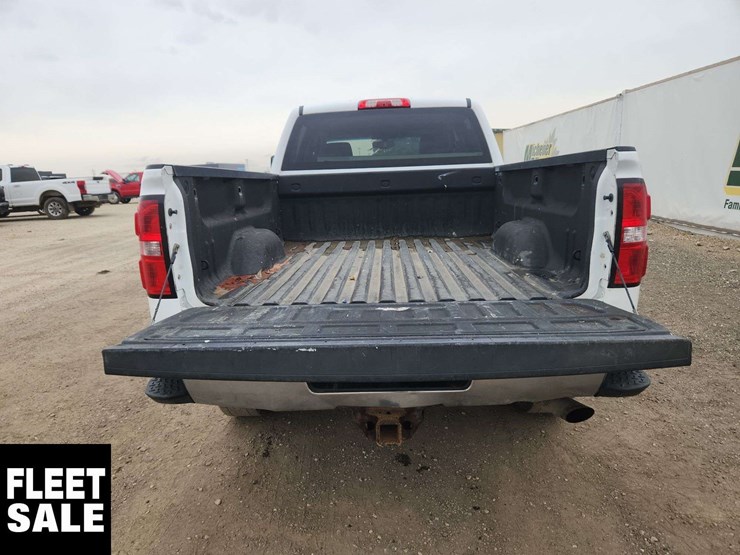 2015-gmc-sierra-2500hd-image-19