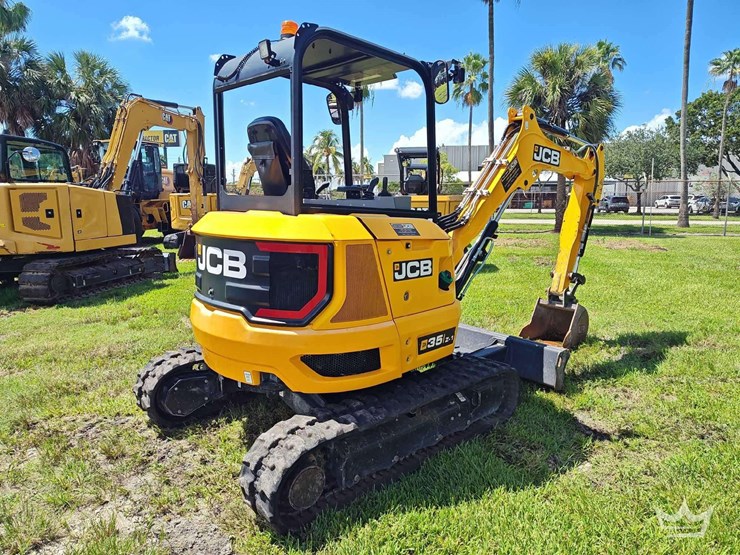 2025-jcb-35z-1-image-3