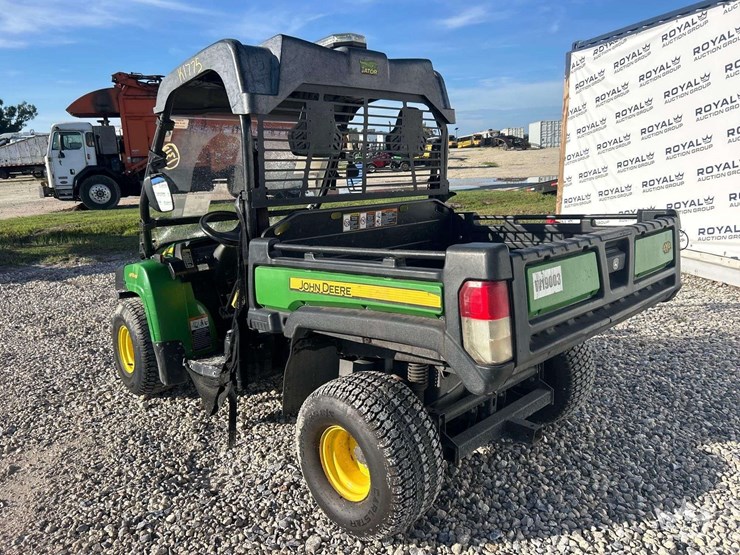 2019-john-deere-hpx615e-4x4-gas-utility-cart-image-2