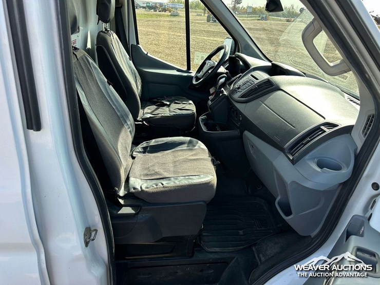 2019-ford-transit-image-30