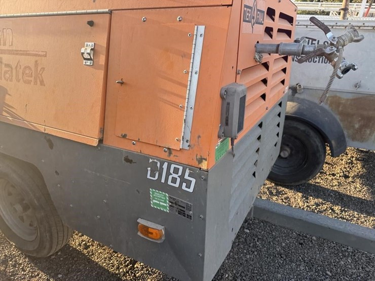 2020-sullivan-palatek-p185-towable-air-compressor-image-3