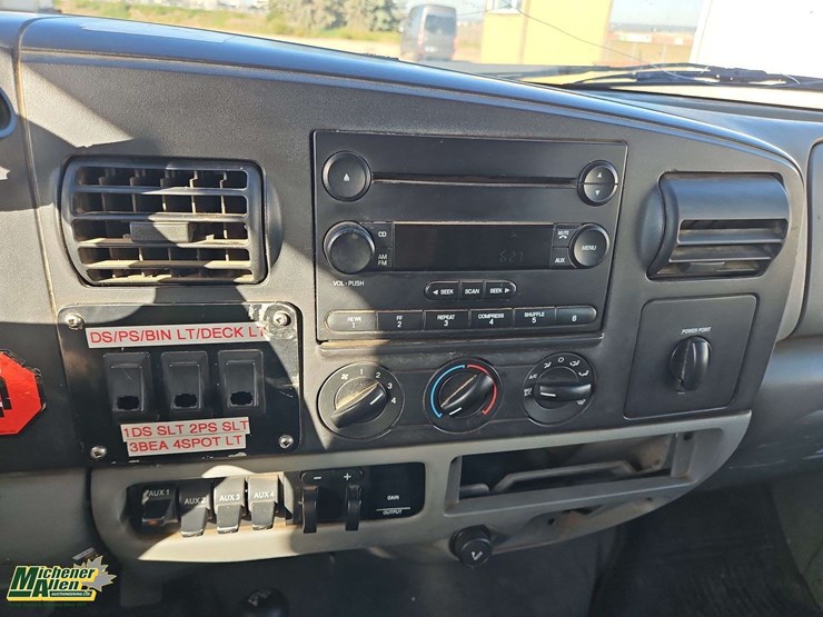 2006-ford-f550-image-19