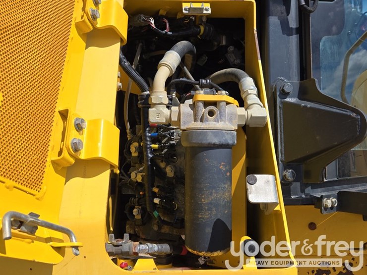 2018-komatsu-d61ex-24-image-36