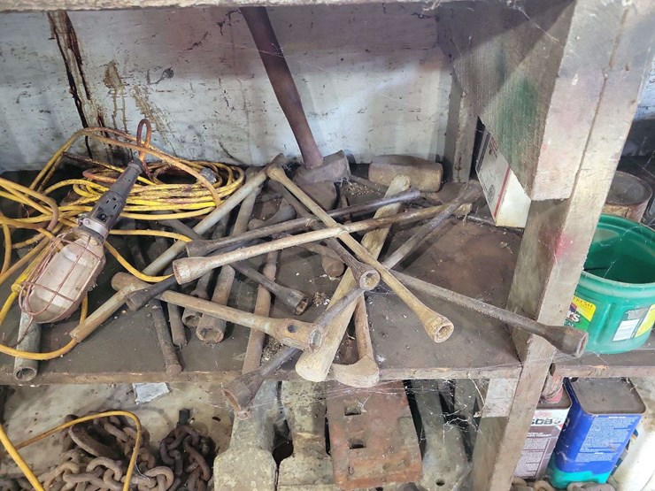 assorted-shop-tools-and-workbench-contents-image-6