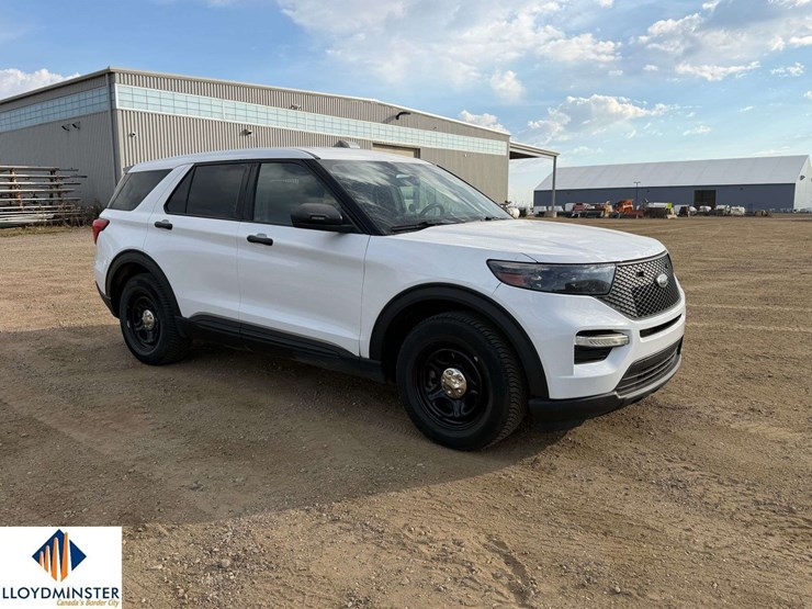 2021-ford-explorer-image-2