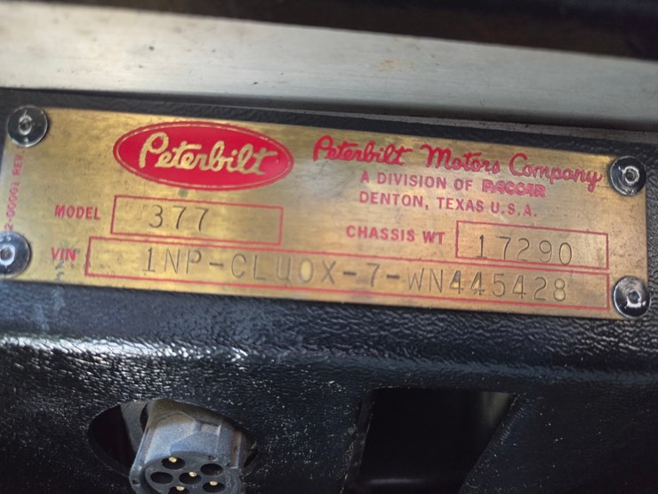 1998-peterbilt-377-image-98
