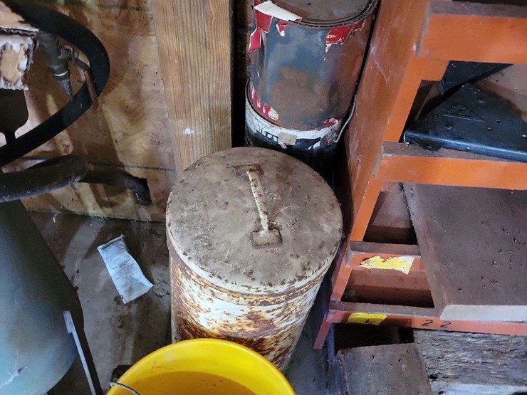 shop-fluids,-tanks,-and-containers-lot-image-4