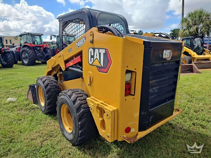 2023-caterpillar-246d3-image-3