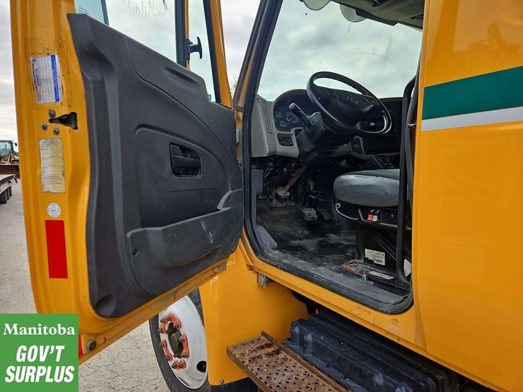 2009-international-durastar-4400-image-13