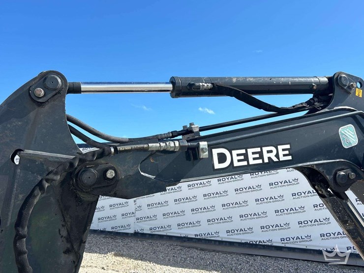 2017-deere-26g-image-15