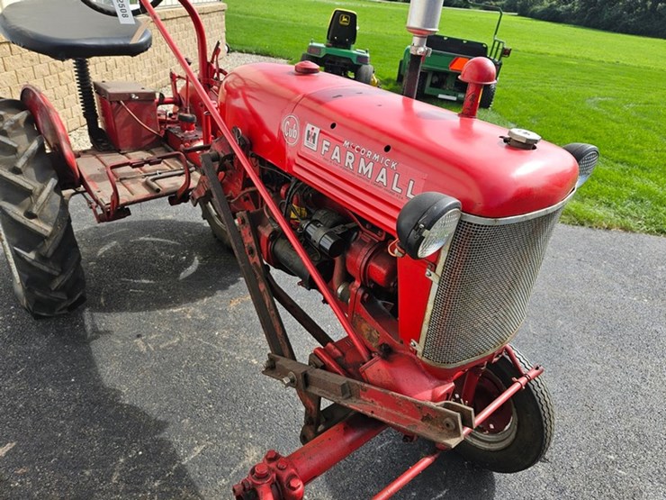 #2508-•-farmall-cub-tractor-image-10