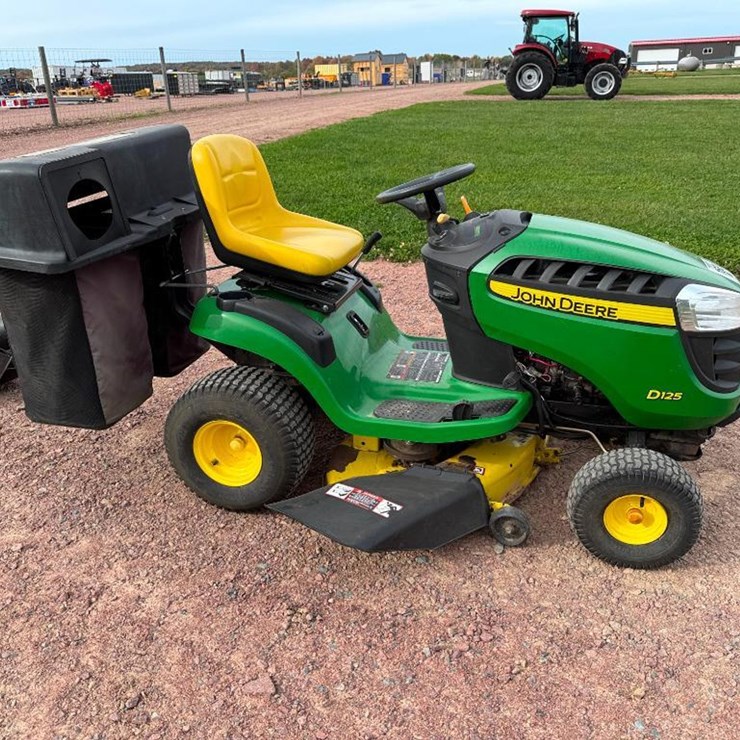 2014 JOHN DEERE D125