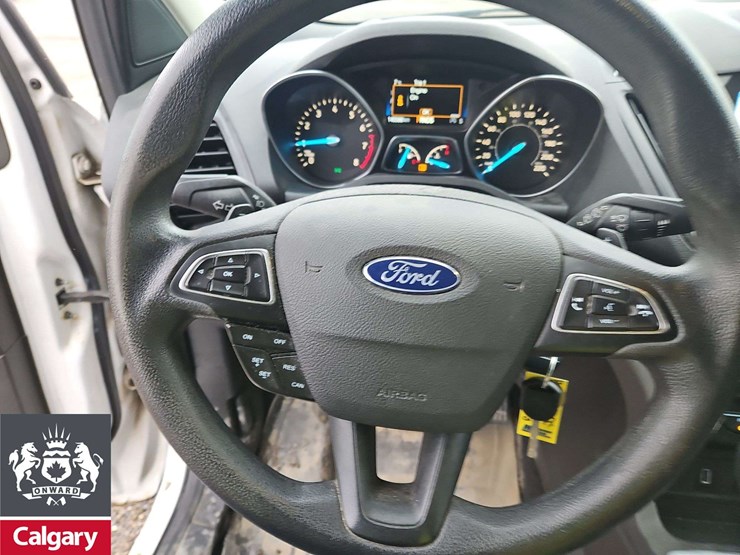 2017-ford-escape-se-image-18