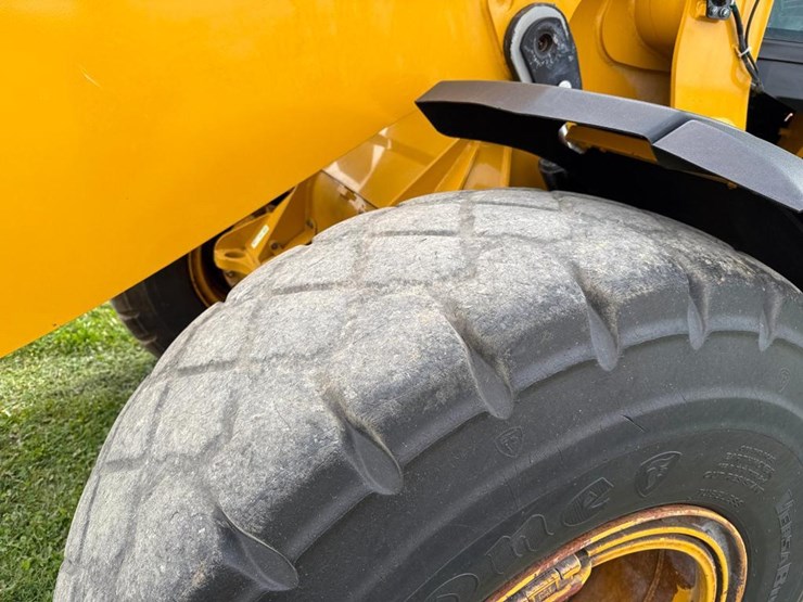 caterpillar-938m-image-8