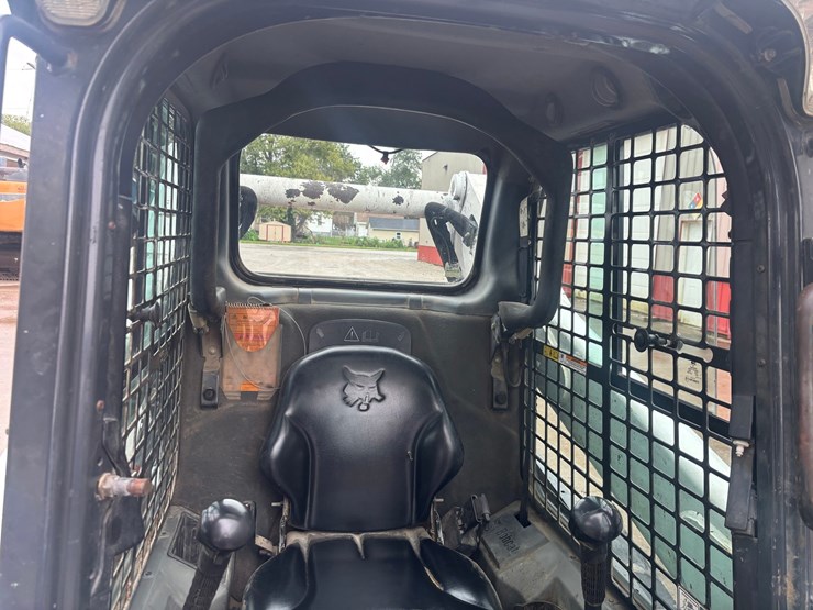 2015-bobcat-t770-image-35