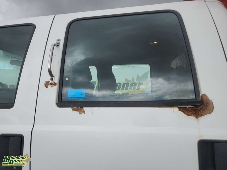 2013-ford-f550-image-37