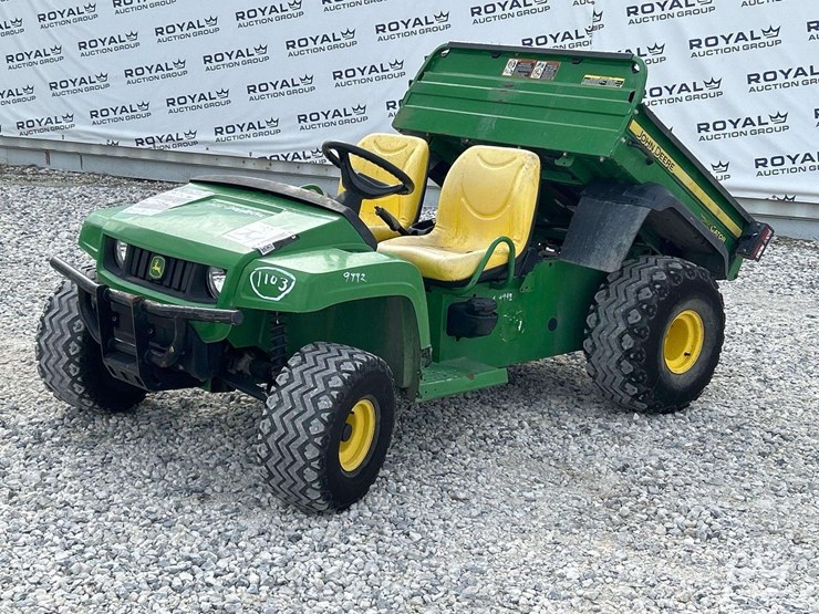 2017-john-deere-gator-image-1