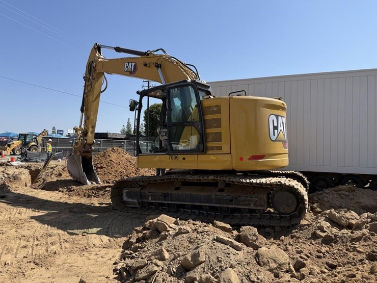 2023-caterpillar-325-image-1