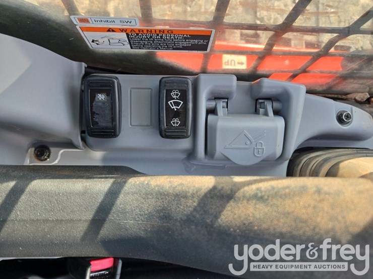 2023-kubota-svl65-2-image-44