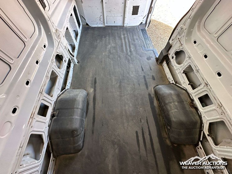 2019-ford-transit-image-37