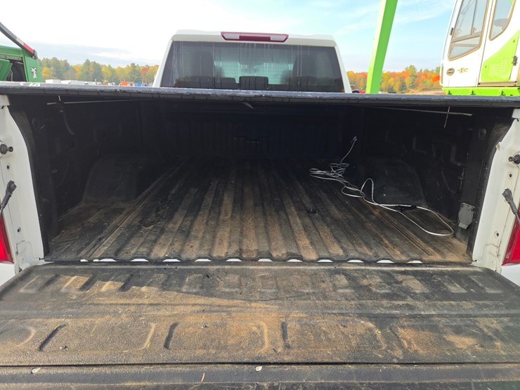 2022-chevrolet-2500-image-24
