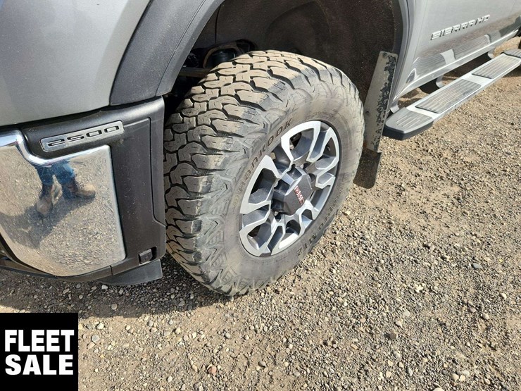 2024-gmc-sierra-2500hd-image-9