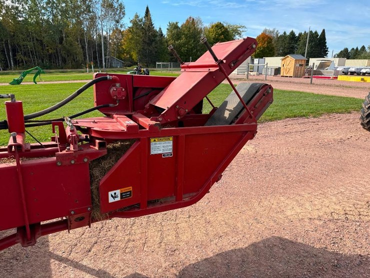 new-holland-575-image-9