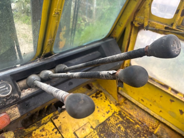 caterpillar-v180-image-47