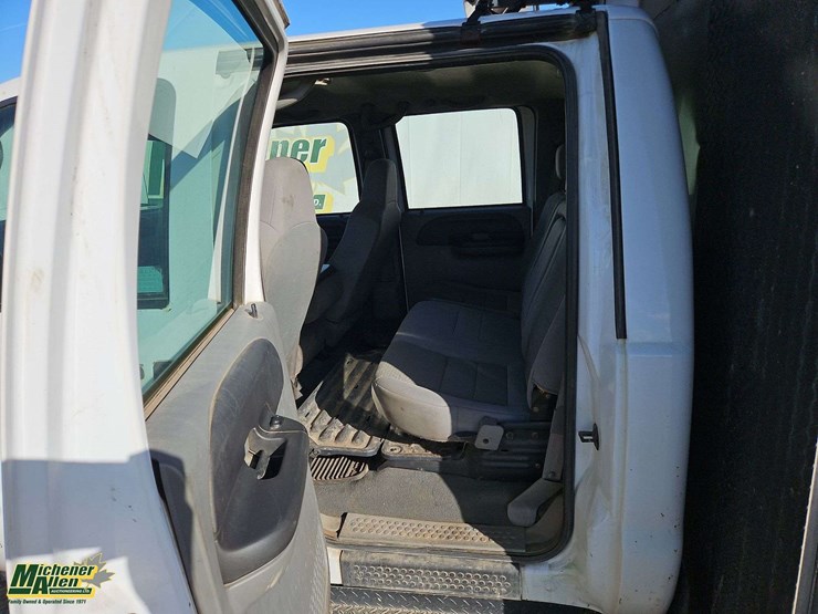2006-ford-f550-image-14