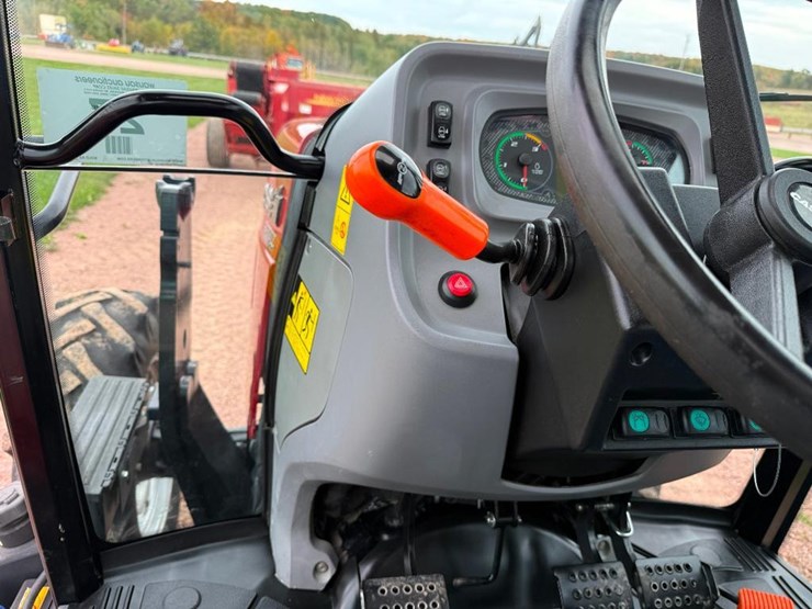 case-ih-farmall-95a-image-43