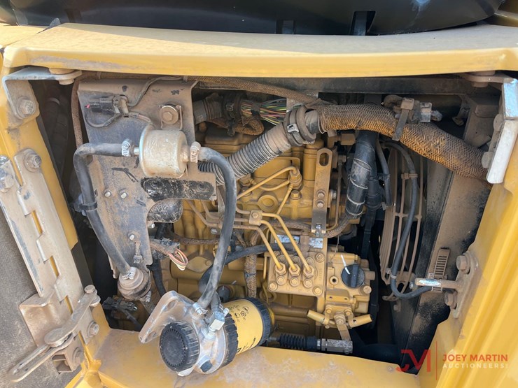 caterpillar-303.5-image-7