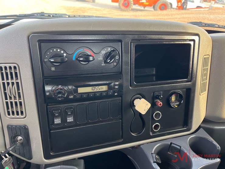 2012-international-durastar-4300-image-17