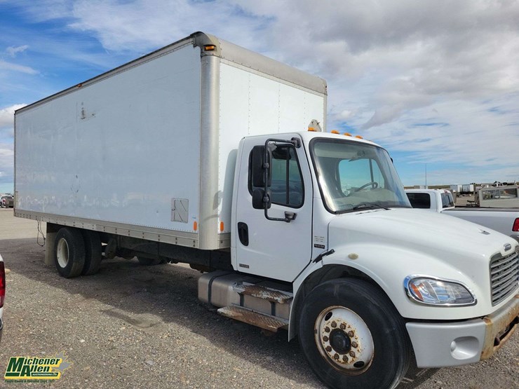 2006-freightliner-m2-106-image-7
