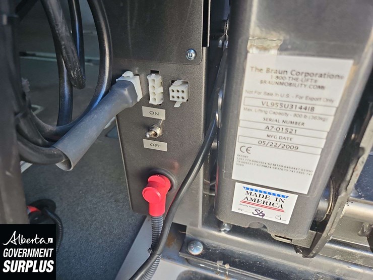 2012-mercedes-benz-sprinter-2500-image-30