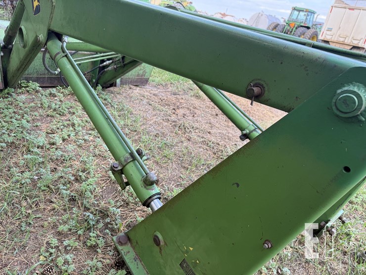 john-deere-148-image-8